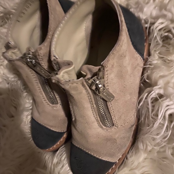 Chanel shoes - Picture 4 of 4